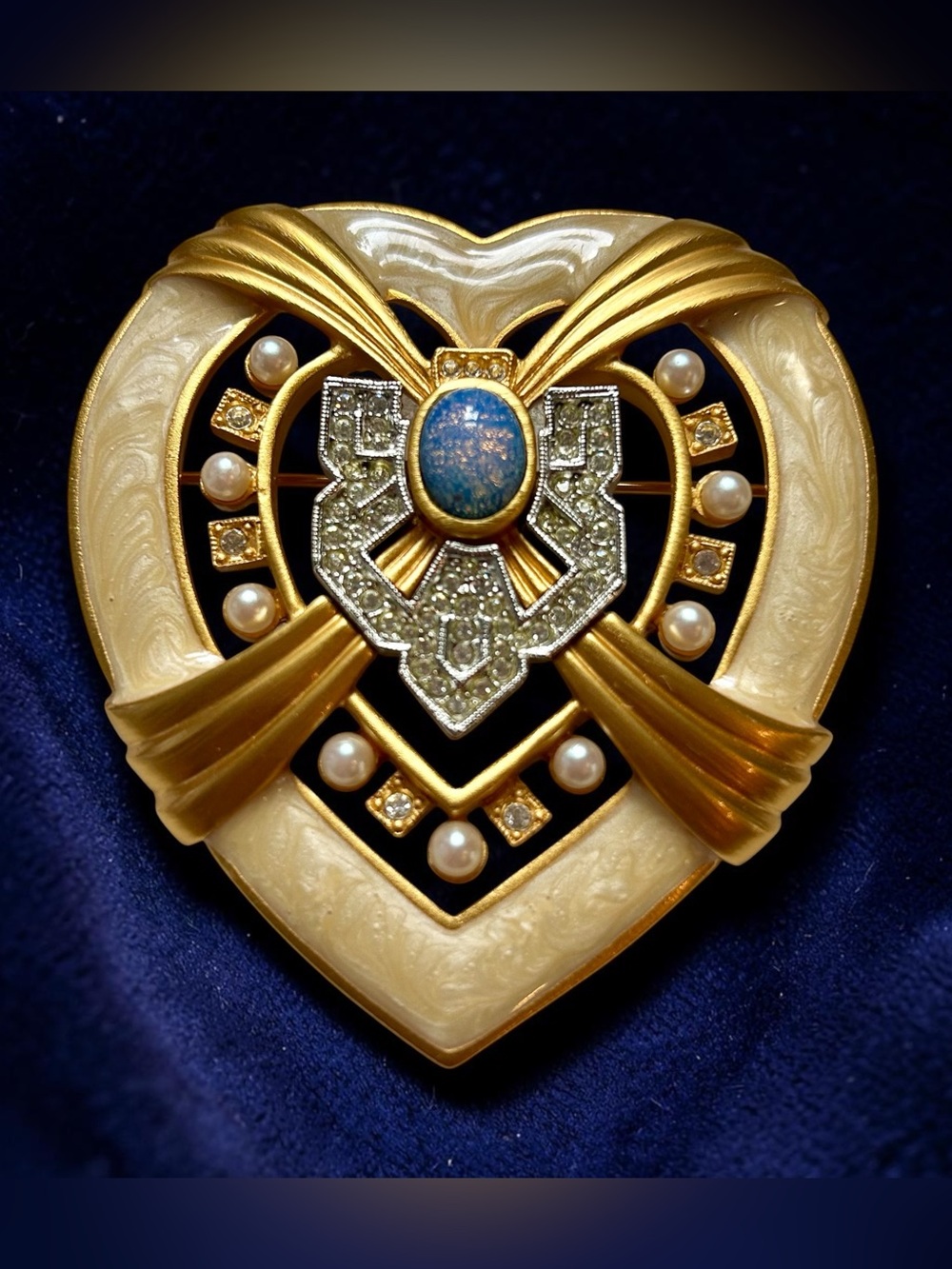Elizabeth Taylor Avon “Heart of Hollywood” Brooch